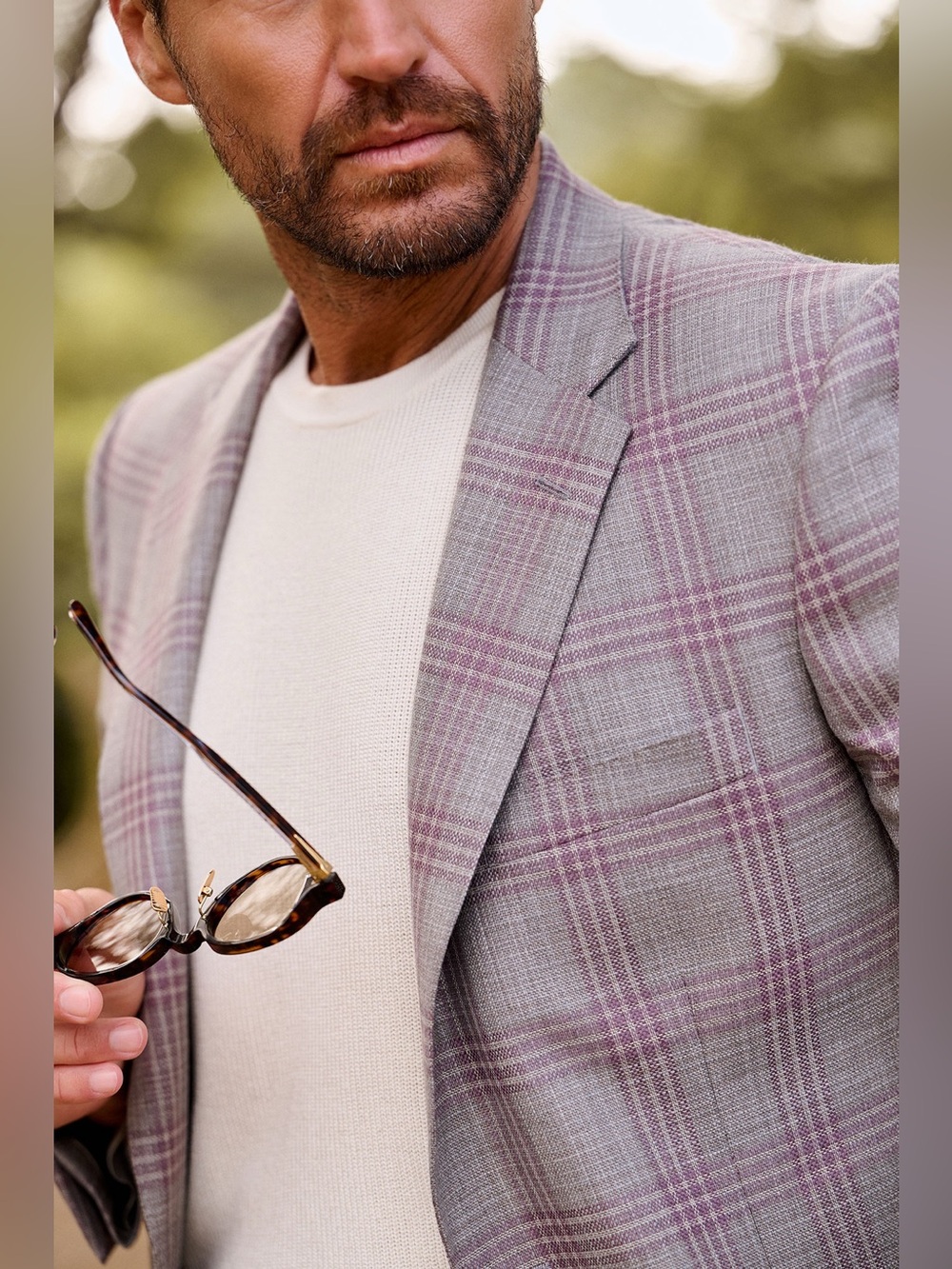 Tom James, Men’s Custom made Wool sport coat in gray/purple plaid, size 48R